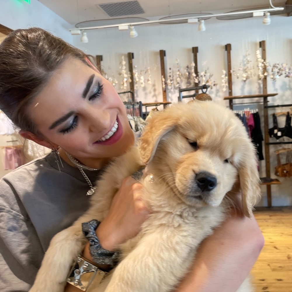 Meet your Posher, Chloe